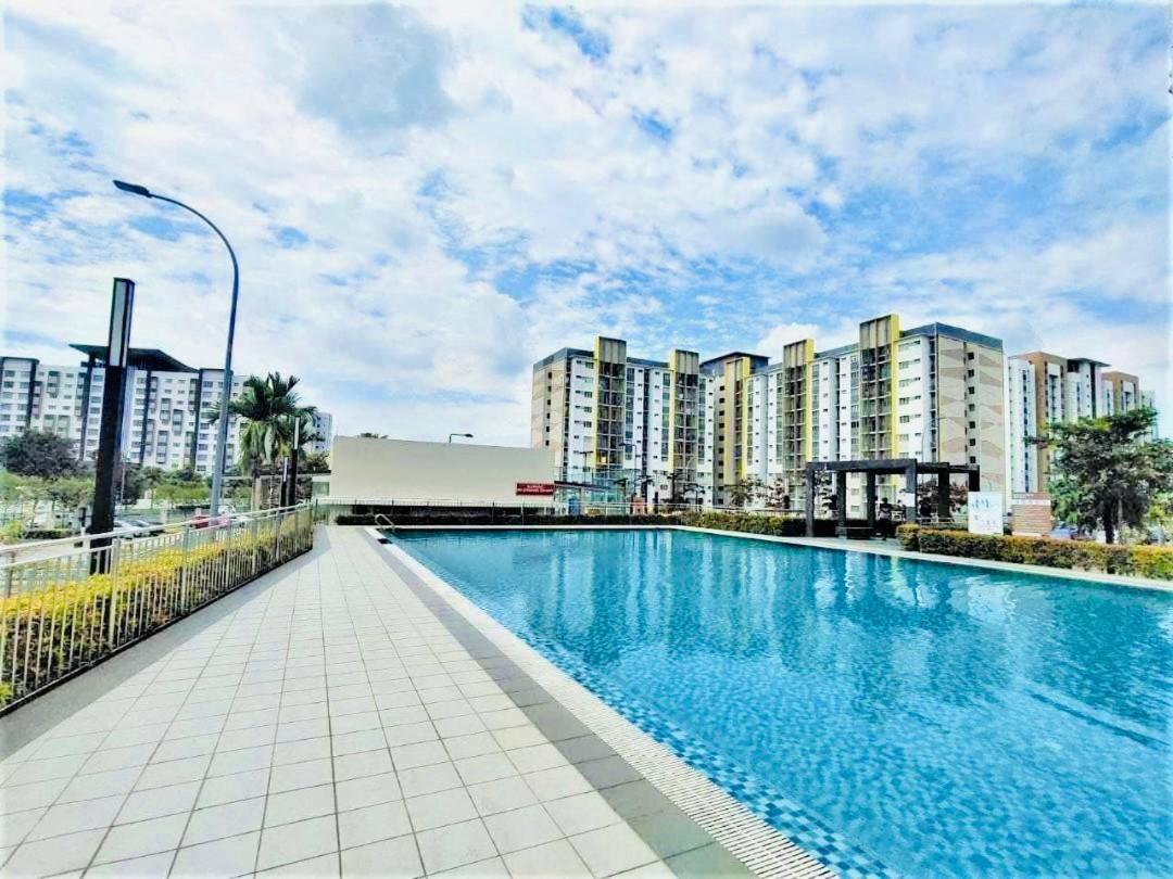 Setia Alam Islamic Apartment *